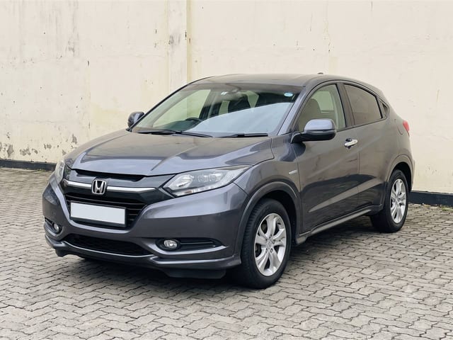 Dark grey Honda Vezel 2016 compact SUV
